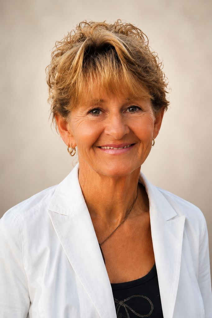 Betty Jo Dennis Profile Photo