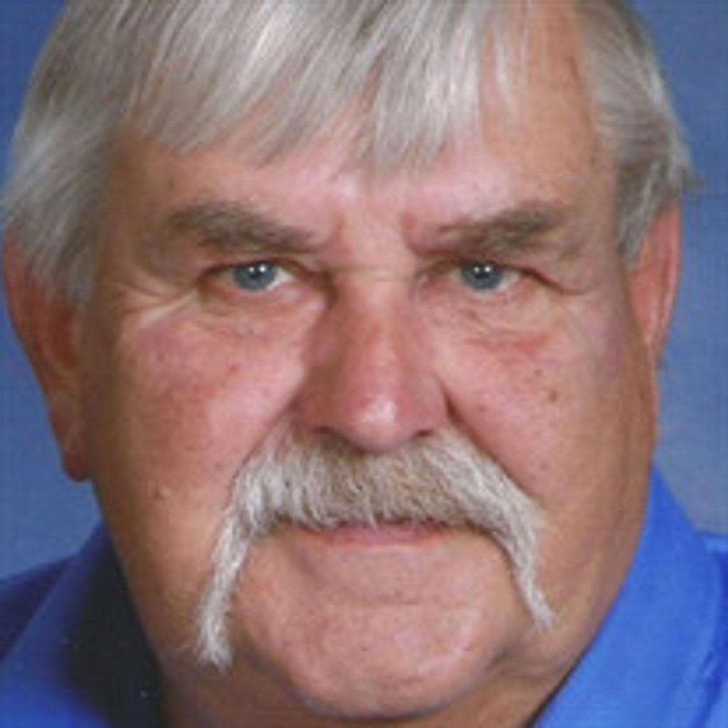 Dennis L Tomasevicz