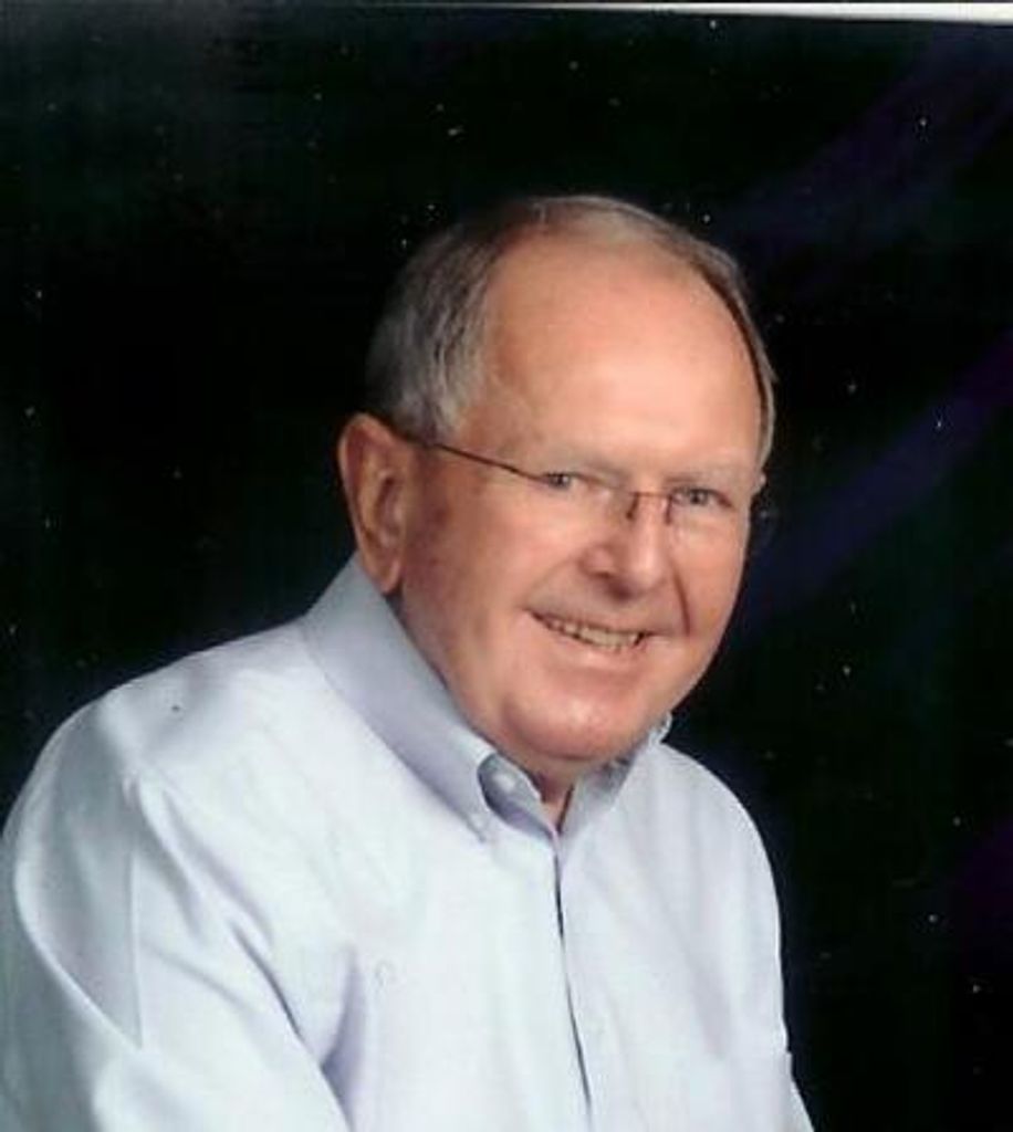 Carl Elliott Profile Photo
