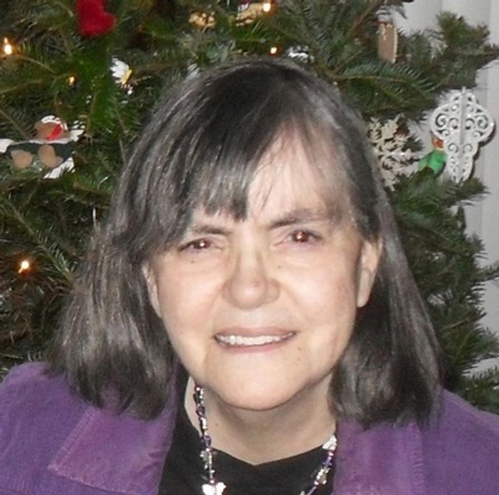 Paula E. Souza