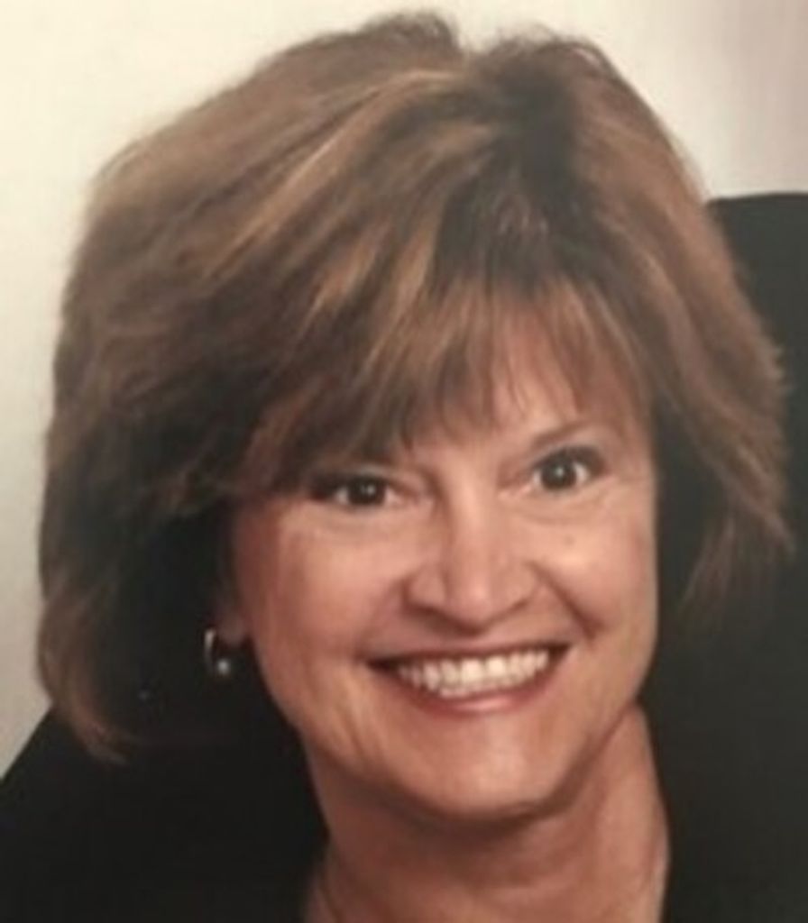 Dolores 'Dee' Julia Hoime