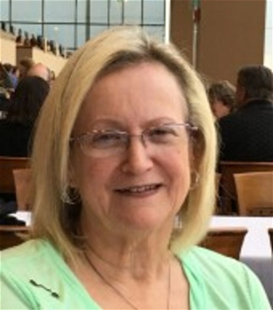 Carolyn Louise Broom