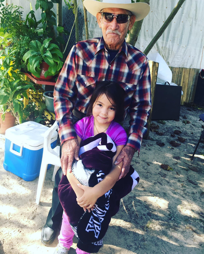 Santos Valdez Sr. photo gallery thumbnail 141 of 151