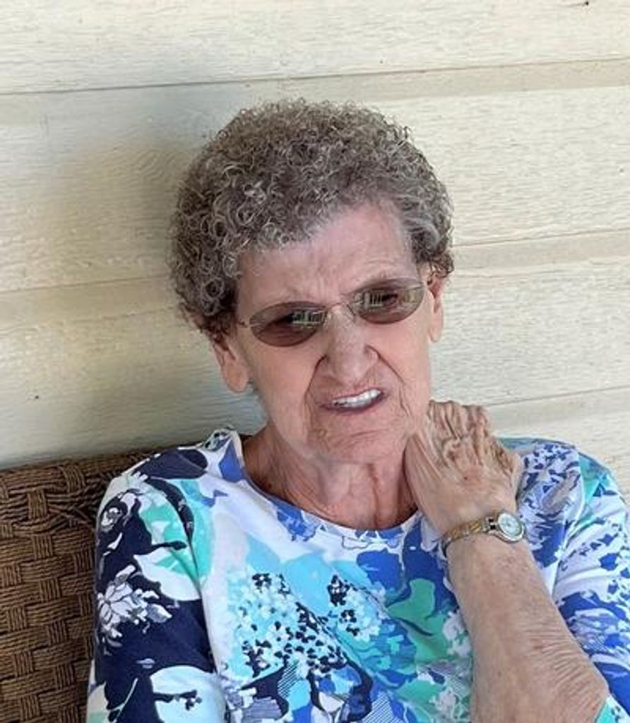 Virginia Nadine Triplett - Hand Profile Photo