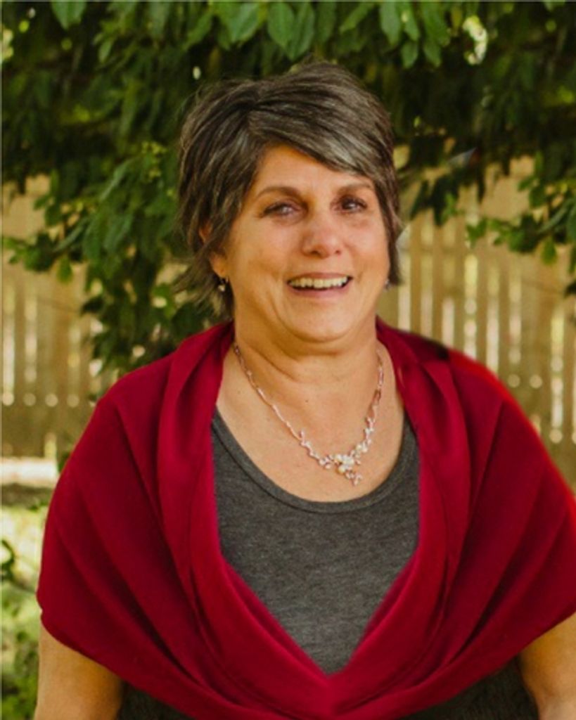 Raquel Delcarmen Ferro Profile Photo