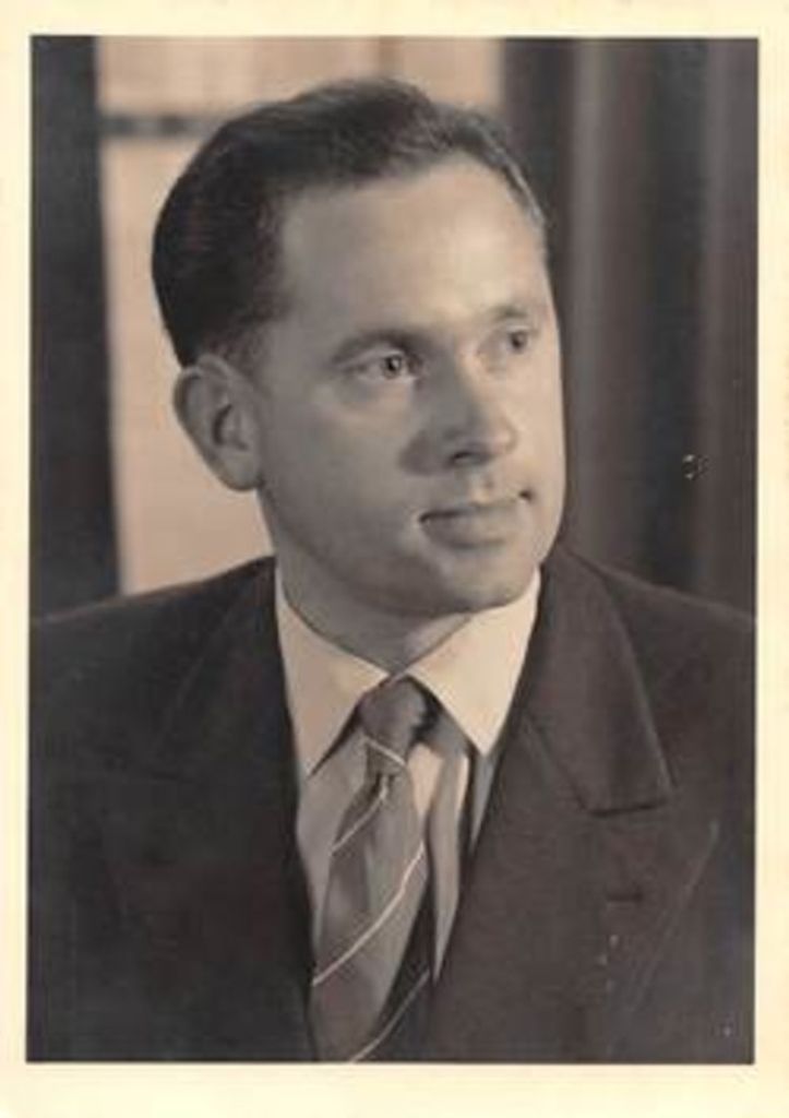 Hubert G Neumann