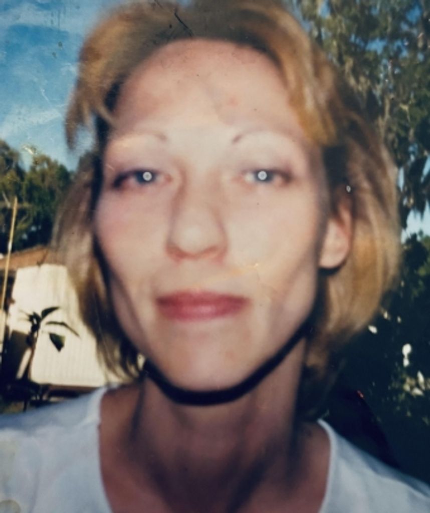 Annette Marie Holland 