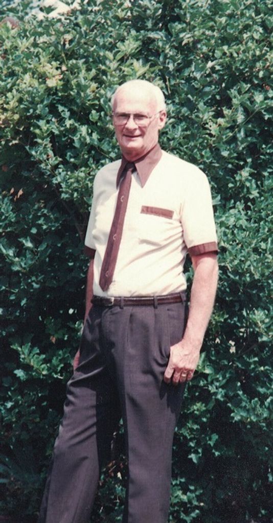 Robert  Eugene Gustafson