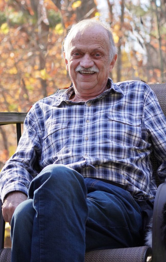 Robert J. Lavigne Profile Photo