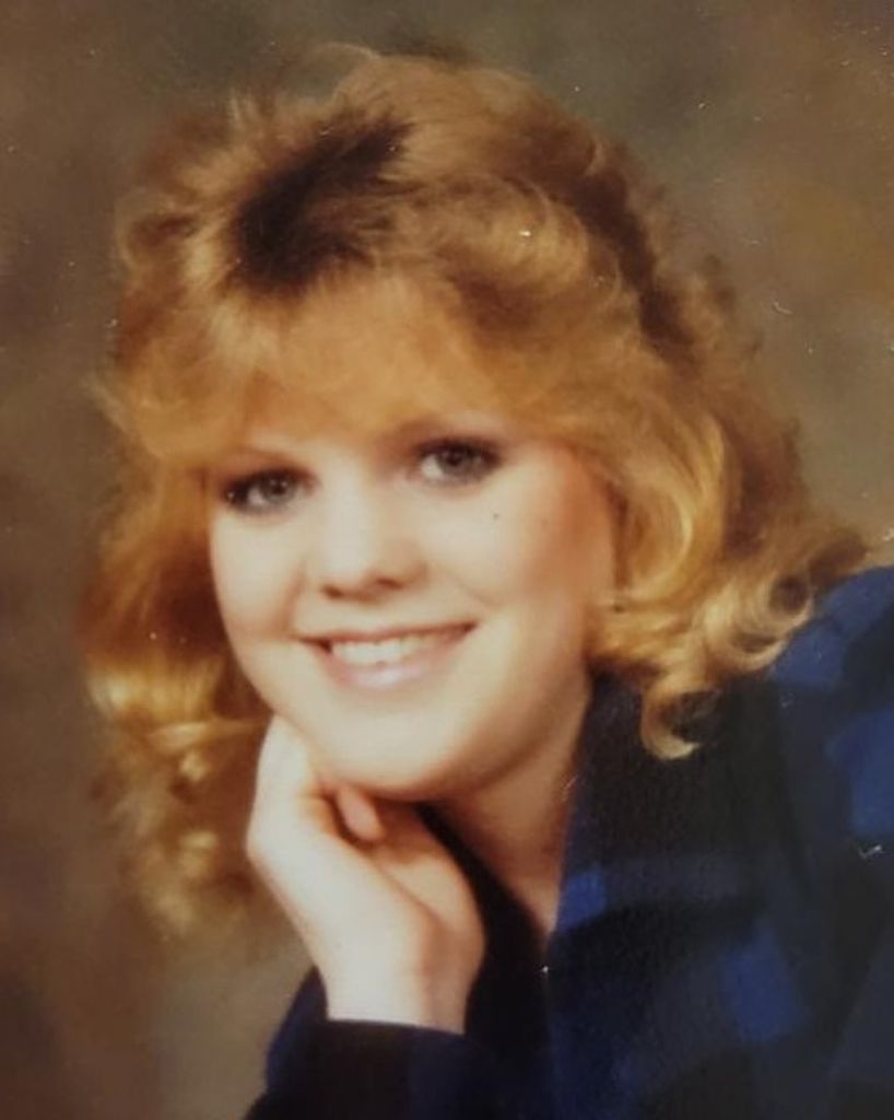 Robin Dell Hutton Profile Photo