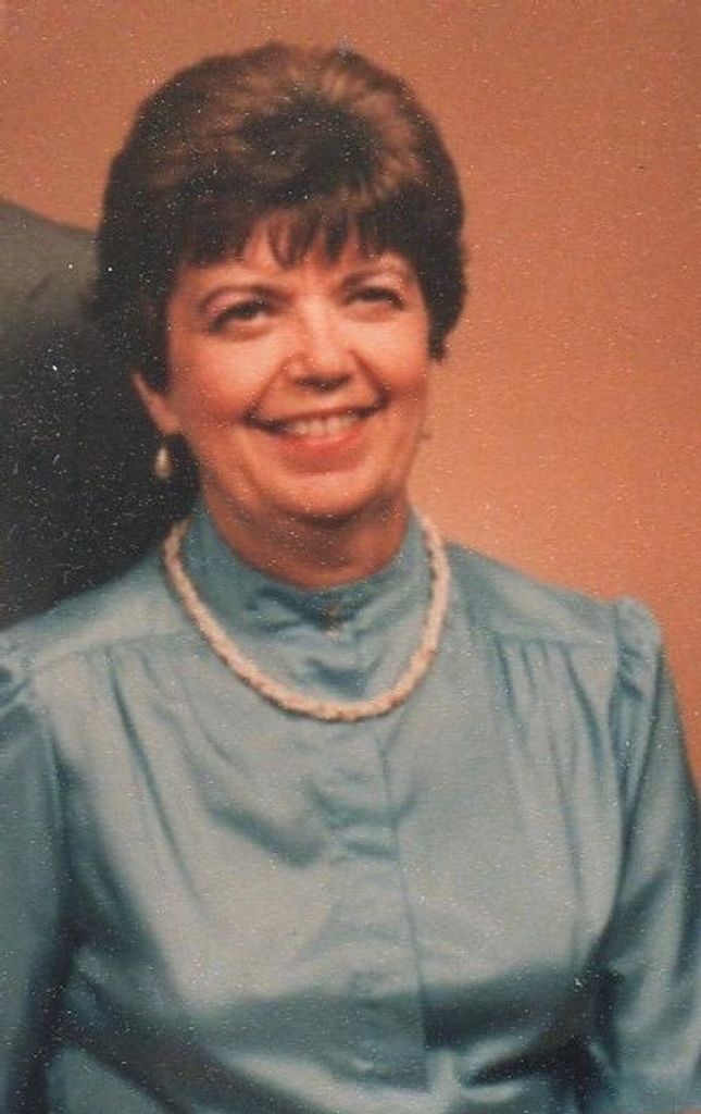 Charlotte Anne Wells Profile Photo