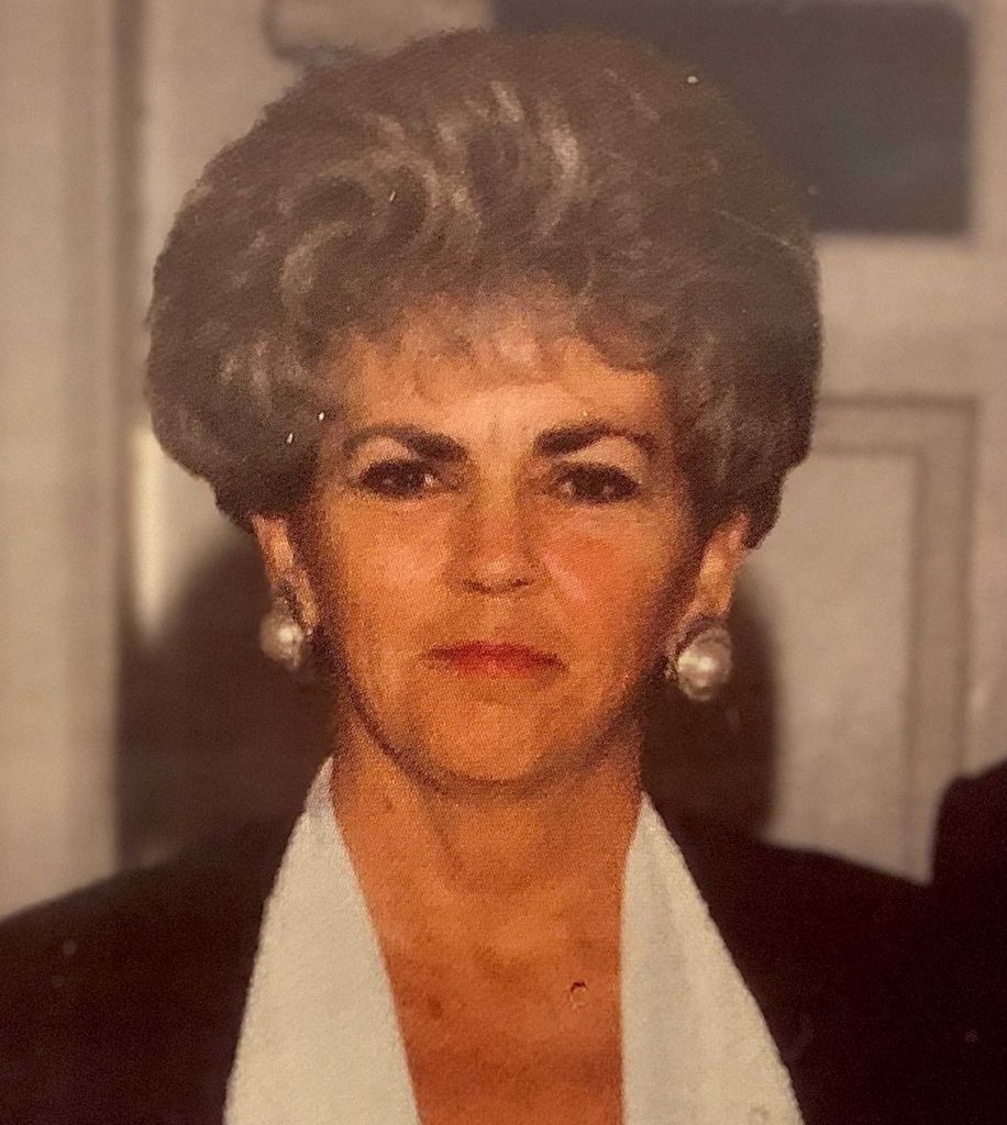 June  Dolores Saunders Hill