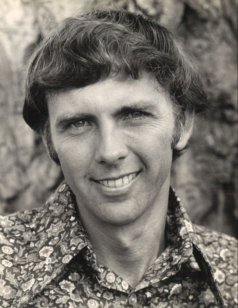 Robert "Bob" Louis White Profile Photo