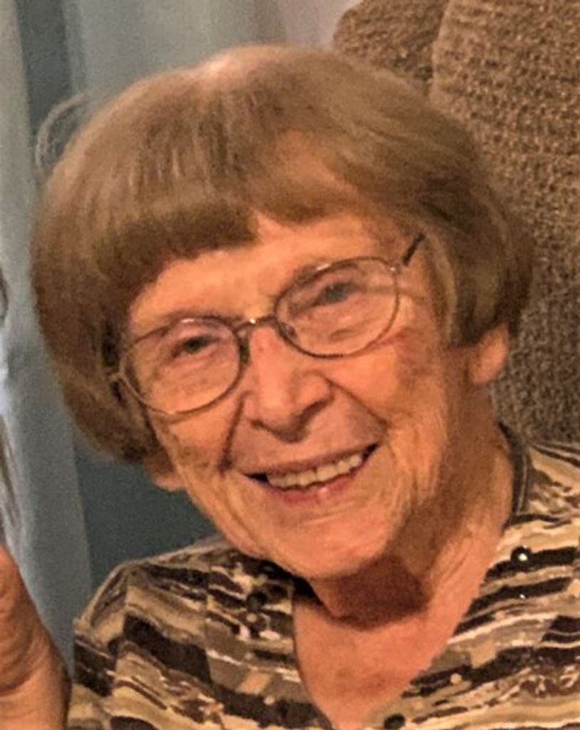 Cleva Geneva Chapman