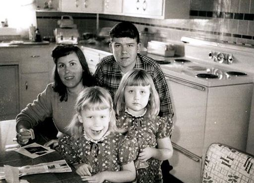 Evelyn Nichols Kirk photo gallery thumbnail 16 of 39