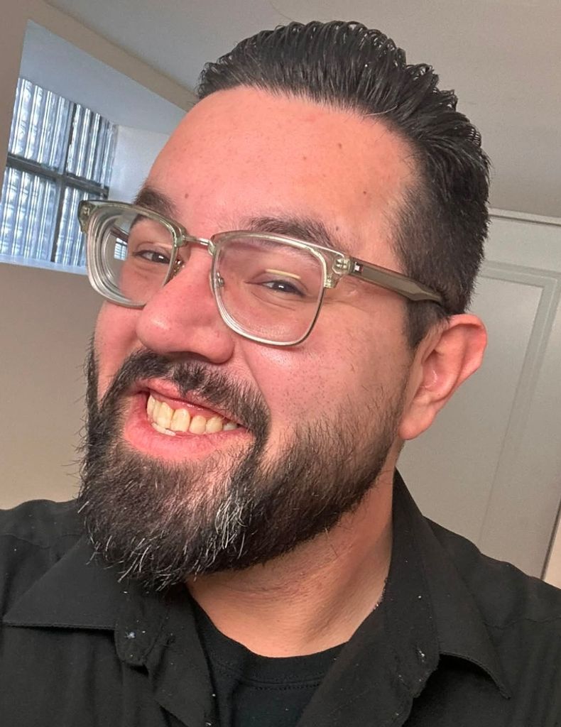 Alex Moses Linares Profile Photo