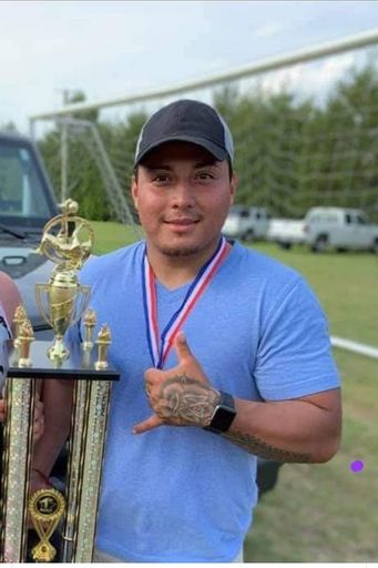 Moises Exequiel Velasquez Osorio photo gallery thumbnail 89 of 237