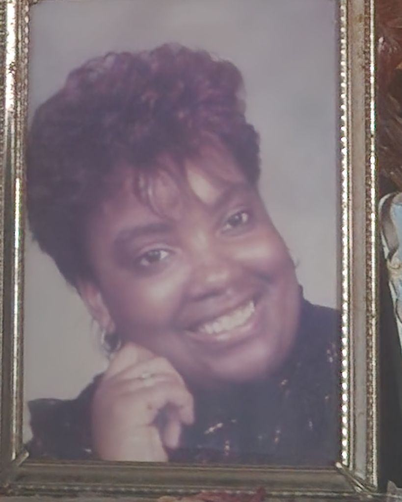 Nichelle Teri Lynn Tompkins-Holt Profile Photo