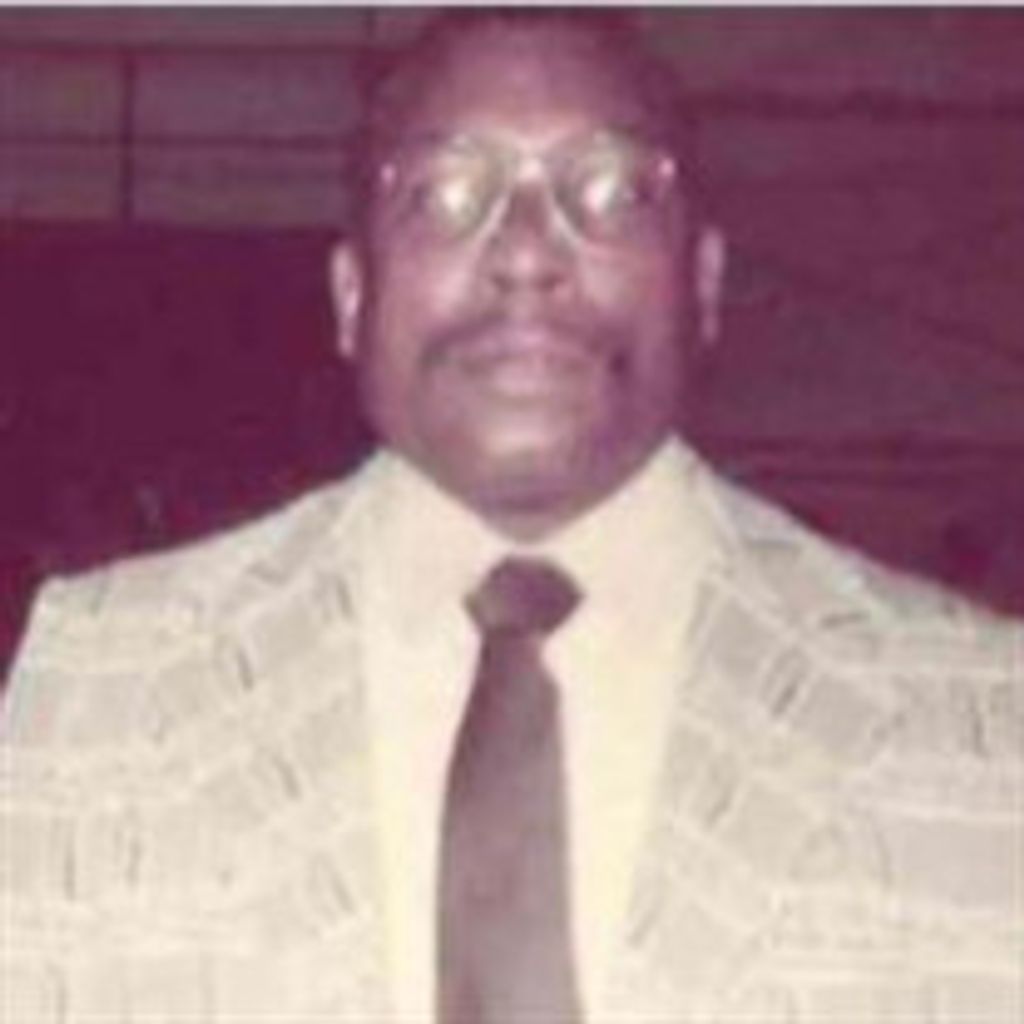 Lee R Robinson