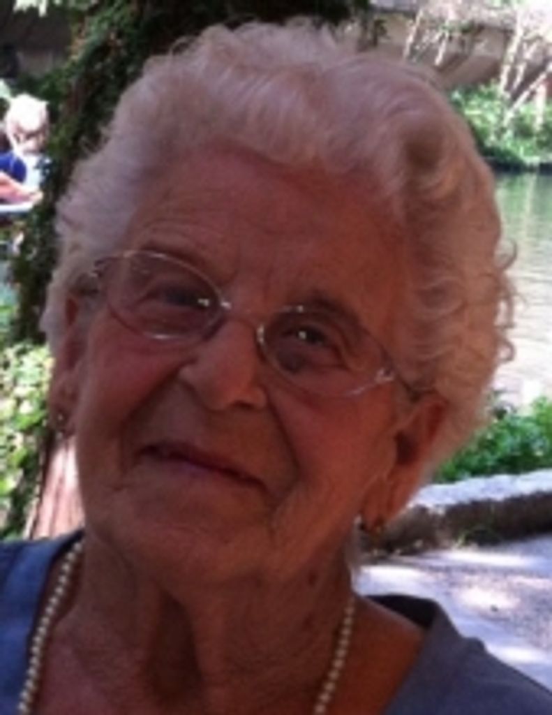 Dorothy  Salas