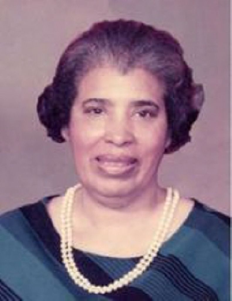 Elizabeth Nash Profile Photo