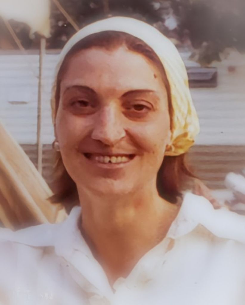 E. Caroline Maniez Profile Photo