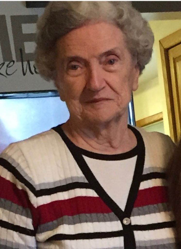 Elizabeth Sell Profile Photo