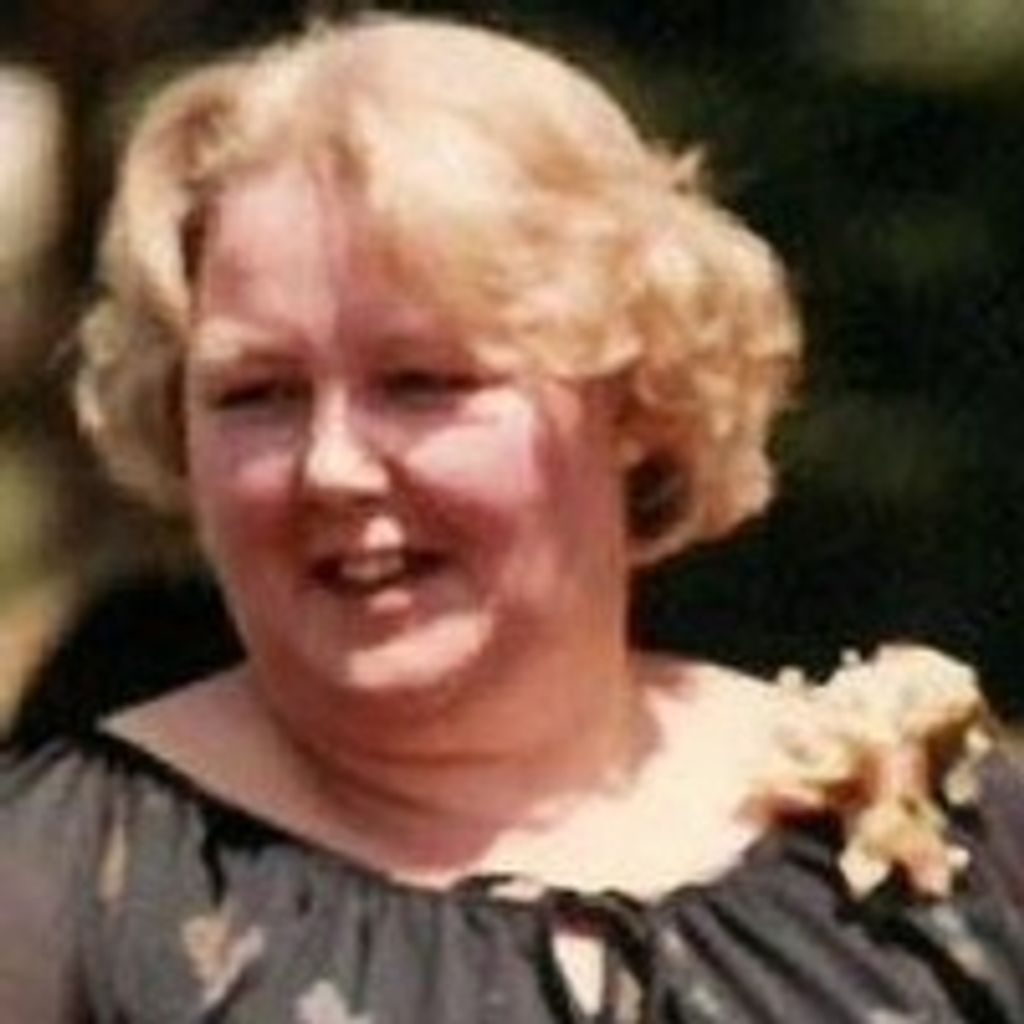 Lois Lyon