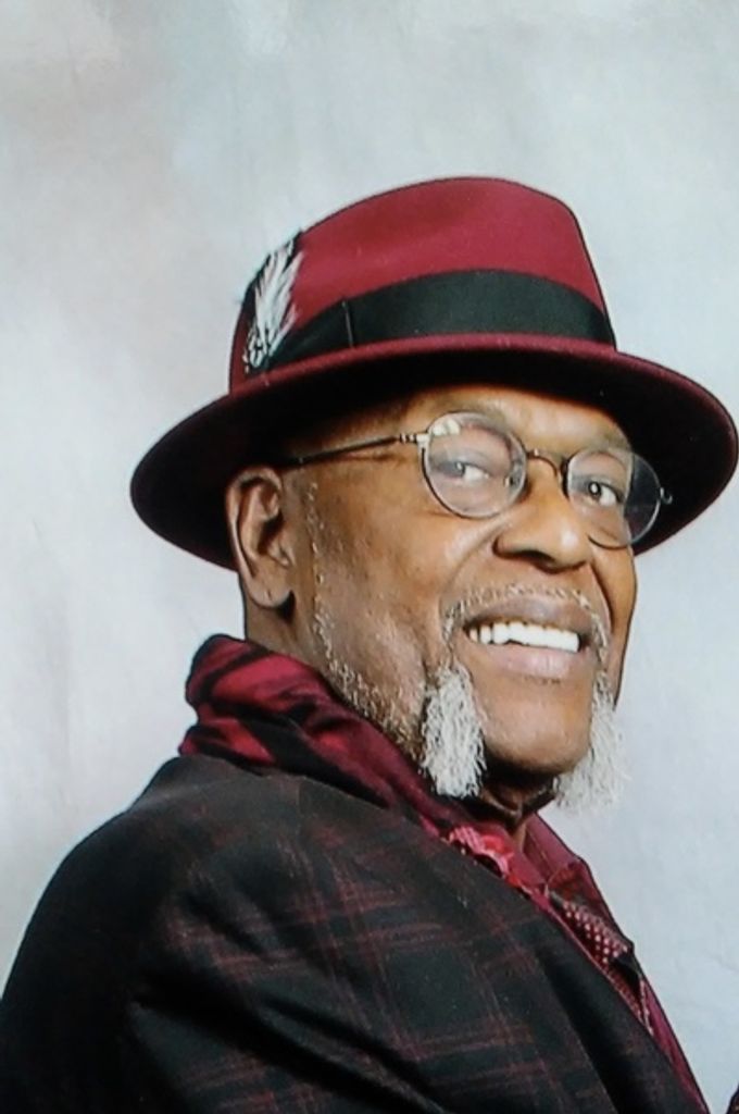 Robert Milford Giles Profile Photo