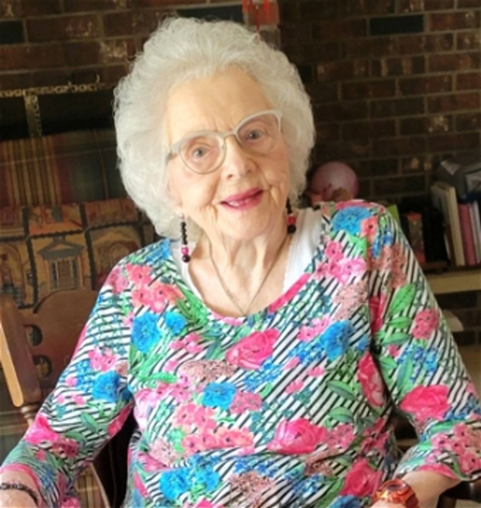 Louise Martinez Profile Photo