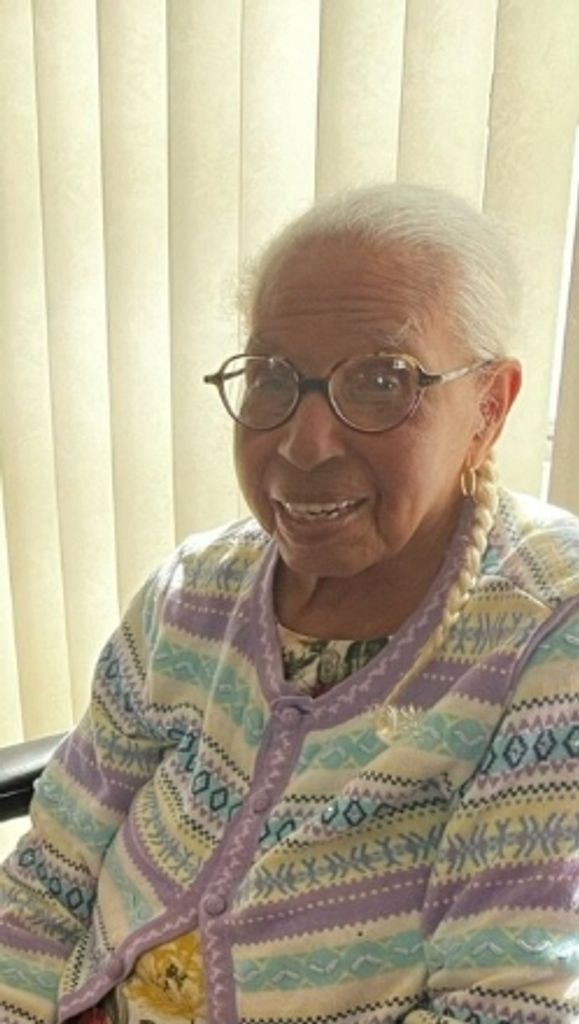 Elaine G Lowe