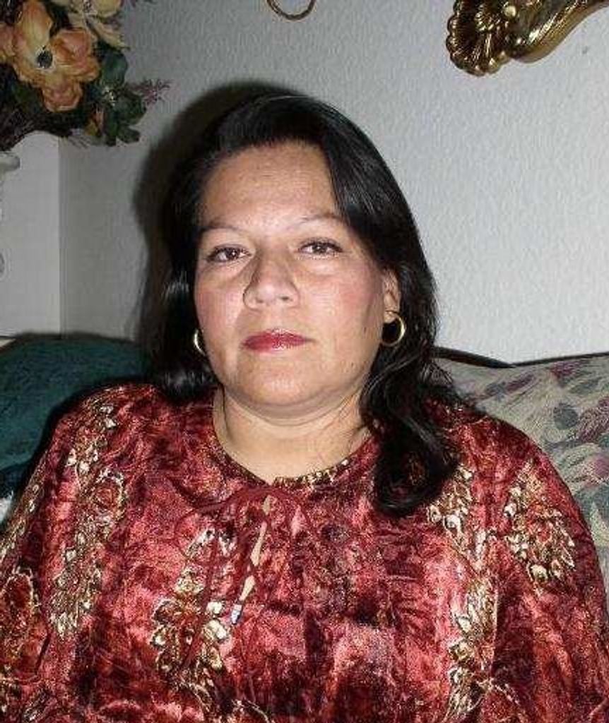 Esther Gaona Profile Photo