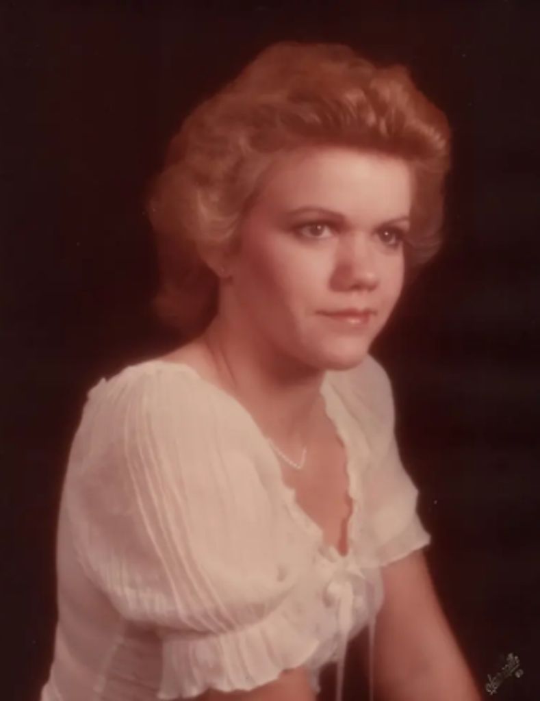 Dawn Elizabeth Lyons Hess Profile Photo