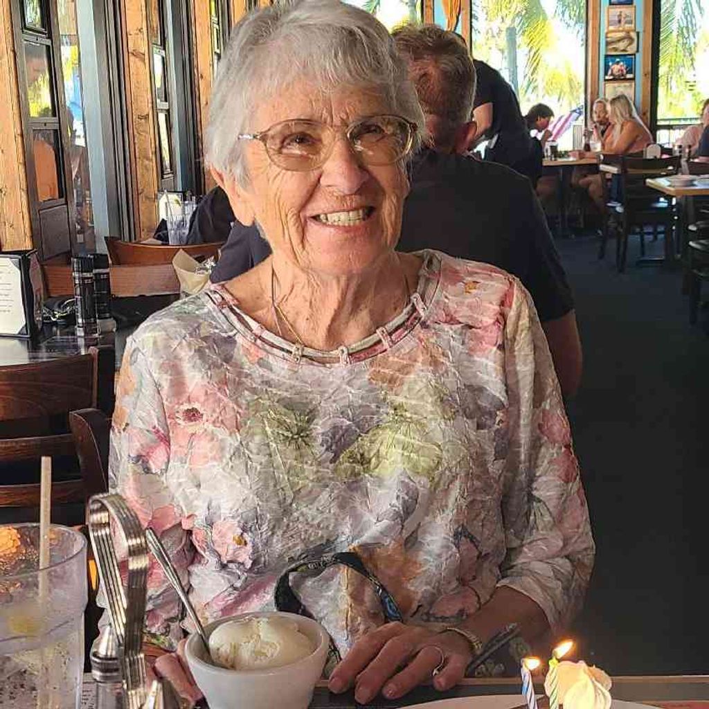 Elaine Goumas Petropoulos Profile Photo