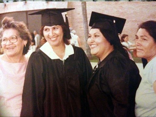 Yolanda C. Gonzalez photo gallery thumbnail 38 of 357
