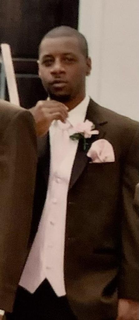 Fredrick Donell Lewis Profile Photo