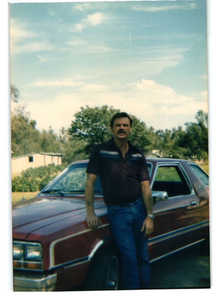 Tom Leon Daines Profile Photo