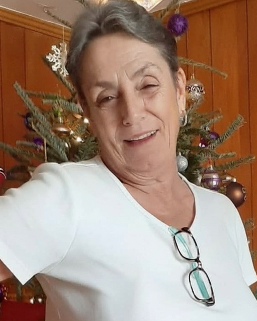 Linda Lee Meads