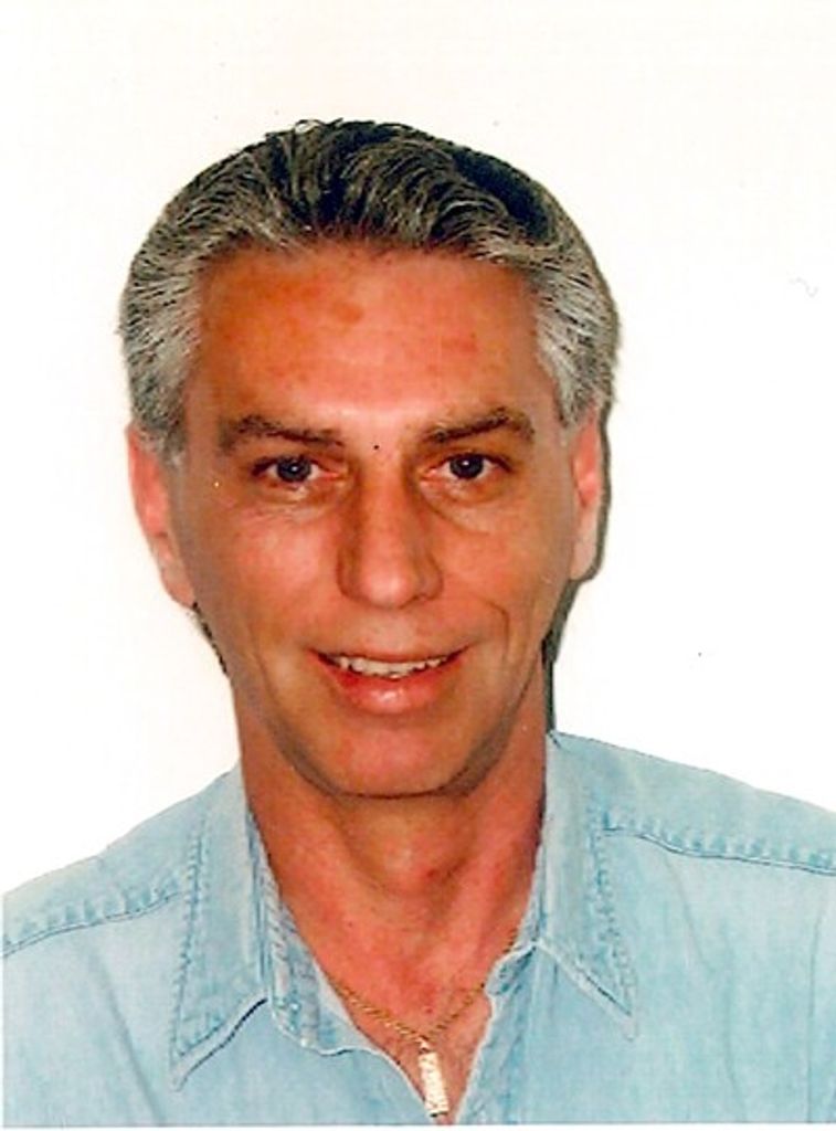 Lawrence Macdonald Oliver Profile Photo