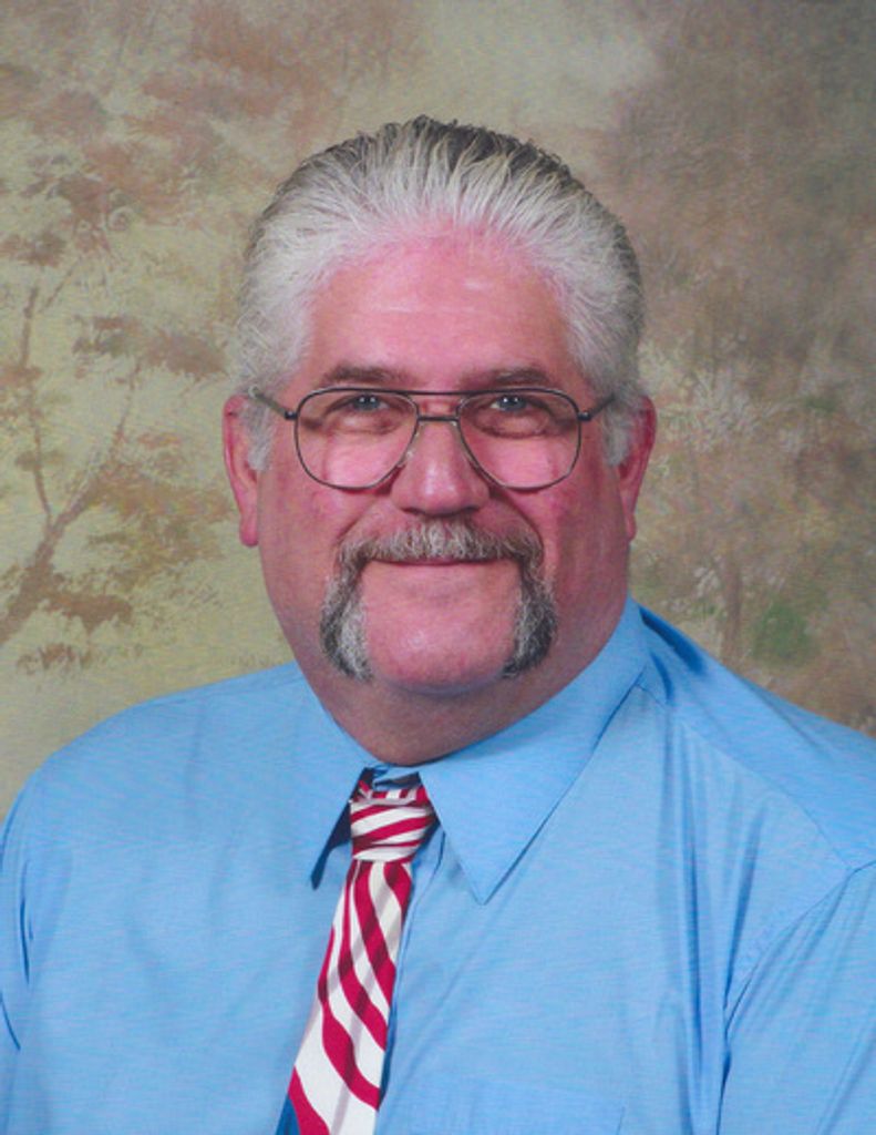 Roland E Lowe Profile Photo