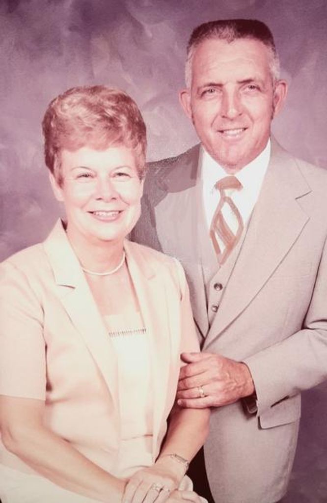 Eva Sue Edwards Hall Profile Photo