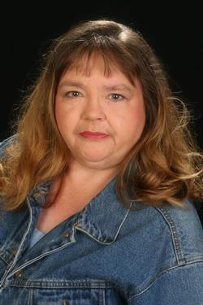 Lola Lee Bertling Profile Photo