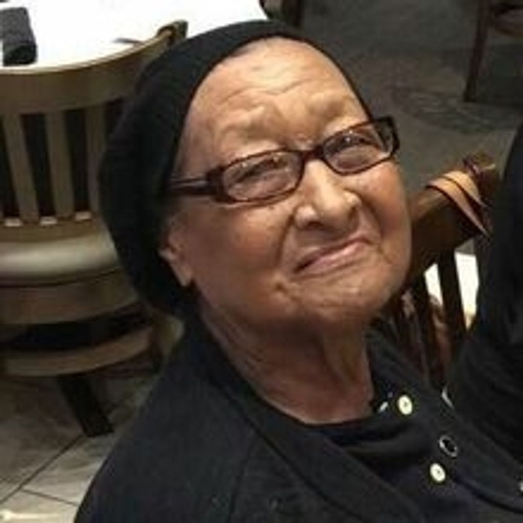 Ms Gloria Chin