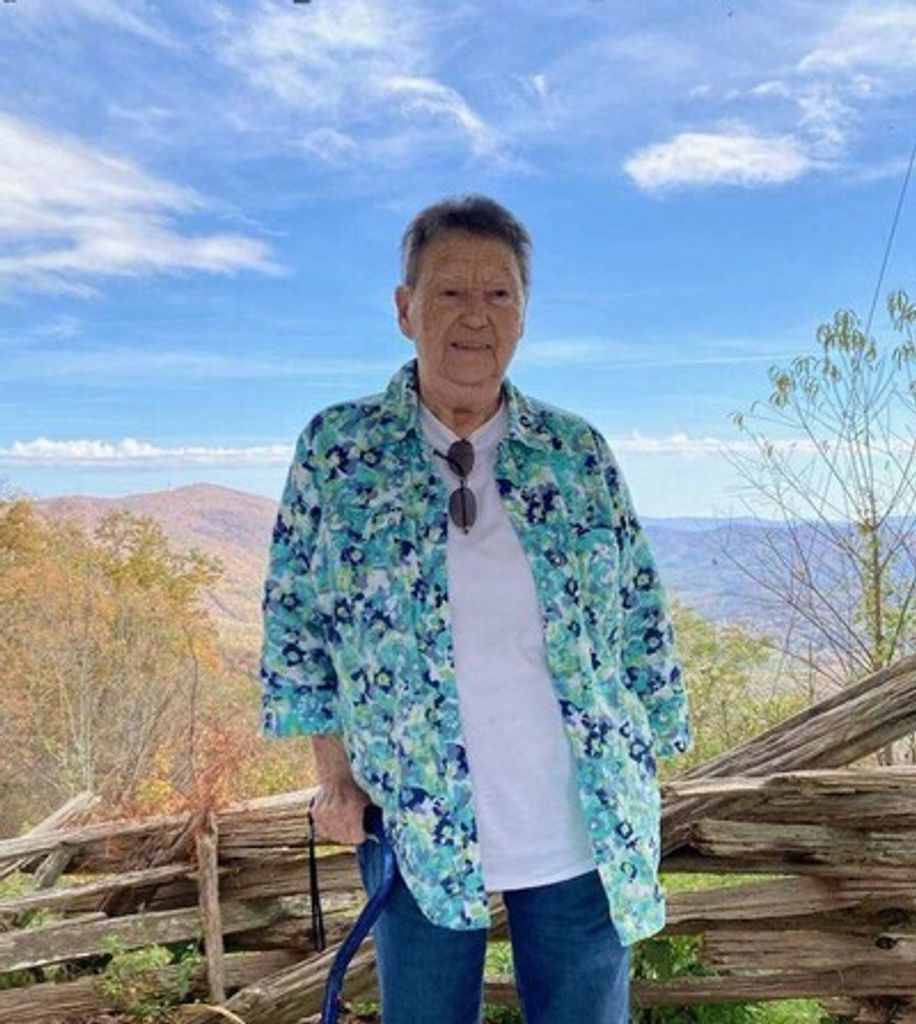 Maxine Hall Profile Photo