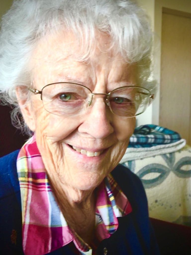 Claire Louise Holman Profile Photo