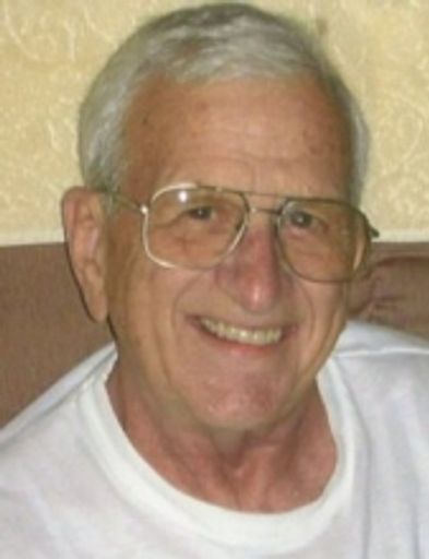 Robert L. “Bob” Cummings photo gallery thumbnail 1 of 1