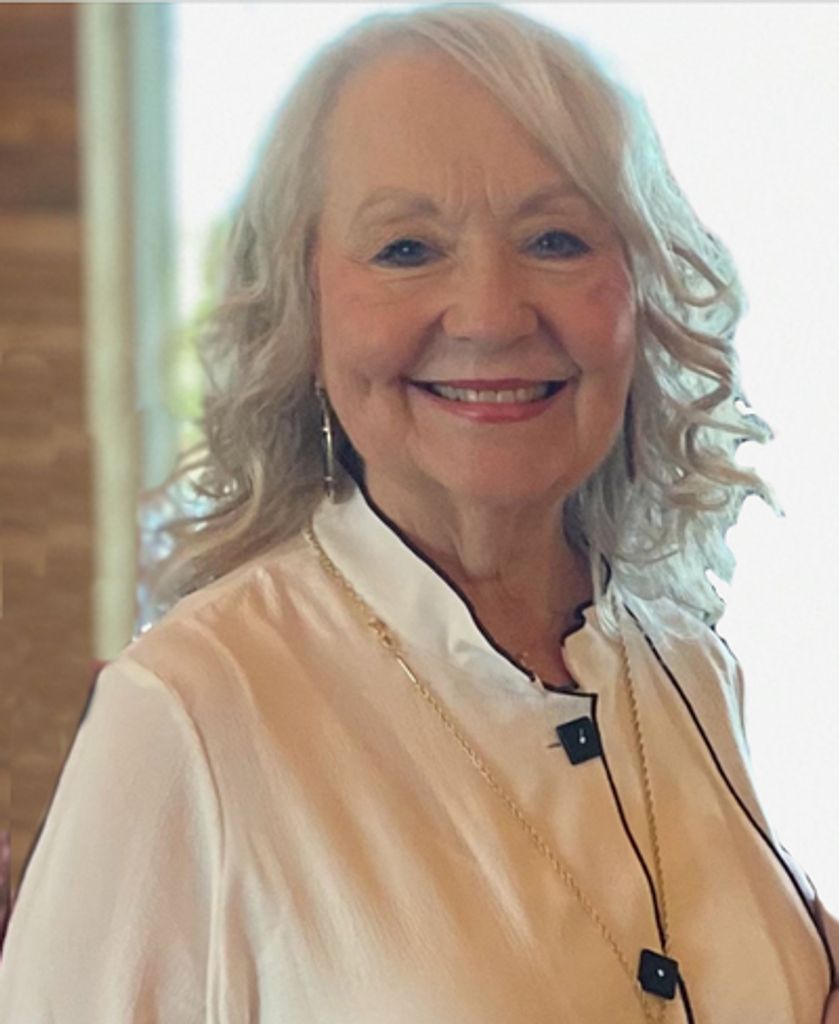 Lynna Harvanek Profile Photo