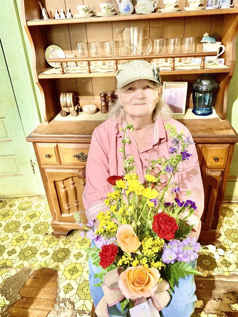 Gloria June Akins Profile Photo
