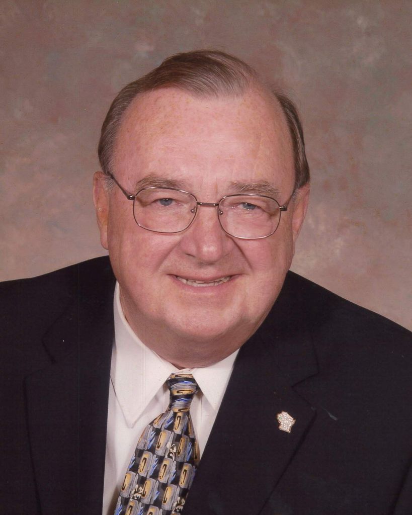 Thomas Lohmar Schiefelbein Profile Photo