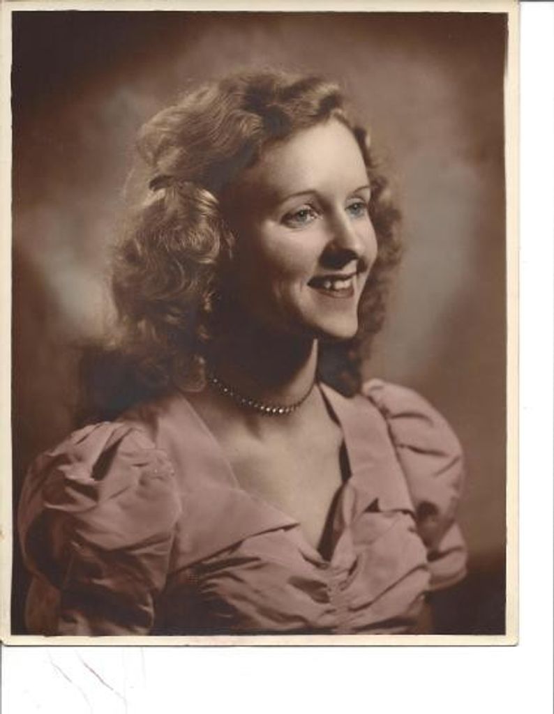 Dorothy Vondel Hollis
